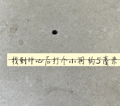 上杭瓷砖空鼓维修公司专业解答在瓷砖铺贴过程中，如果砂料搅拌不均匀，将会带来以下问题